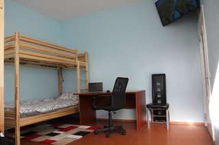 Хостелы Central Hostel Jelgava Елгава Общий шестиместный номер для мужчин и женщин-6